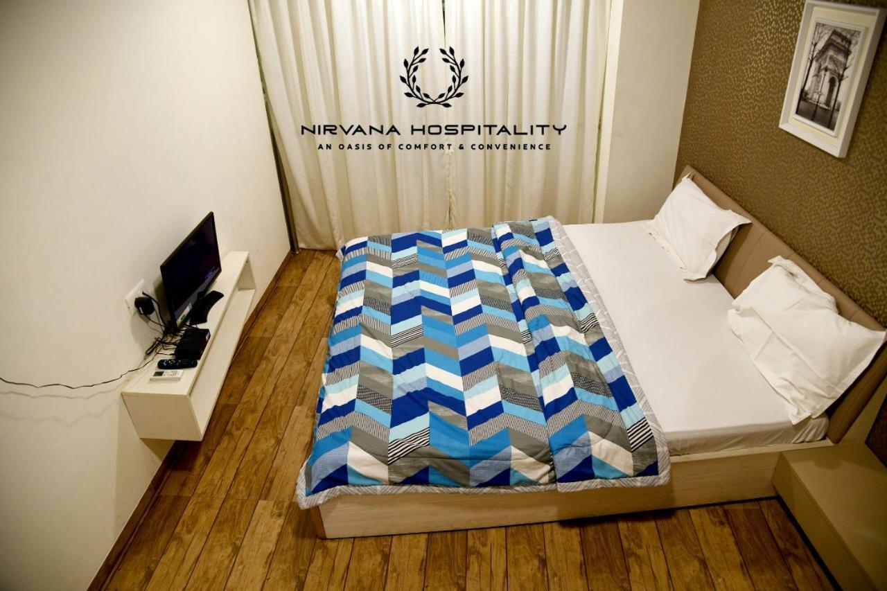 Rajhans Belliza Luxurious Studio Apartment سورات المظهر الخارجي الصورة