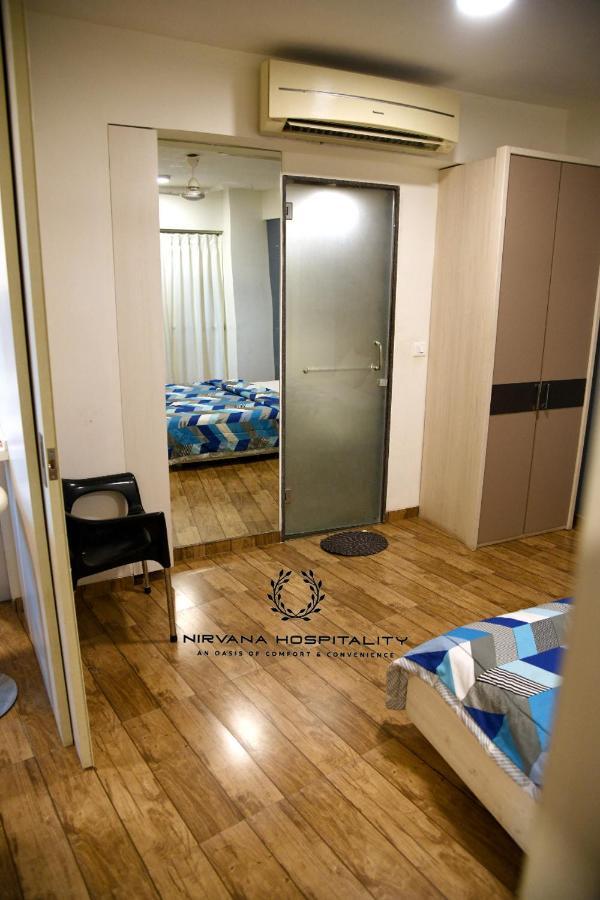 Rajhans Belliza Luxurious Studio Apartment سورات المظهر الخارجي الصورة